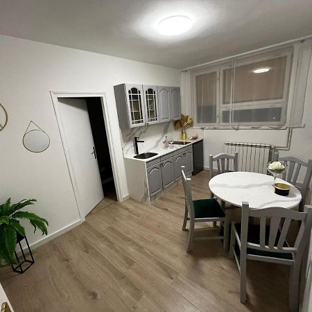 Apartman Gold Maris Leilighet Karlovac Eksteriør bilde