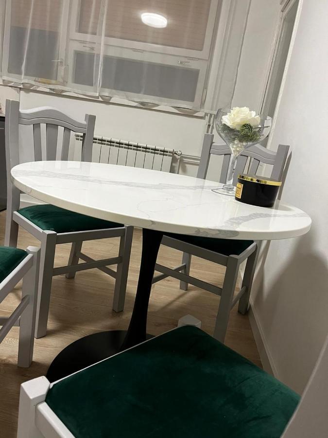 Apartman Gold Maris Leilighet Karlovac Eksteriør bilde