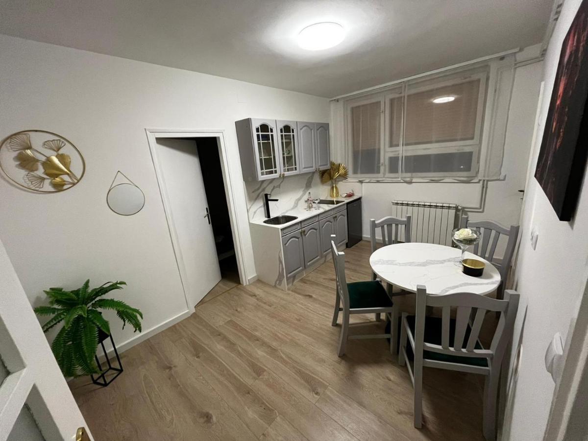 Apartman Gold Maris Leilighet Karlovac Eksteriør bilde